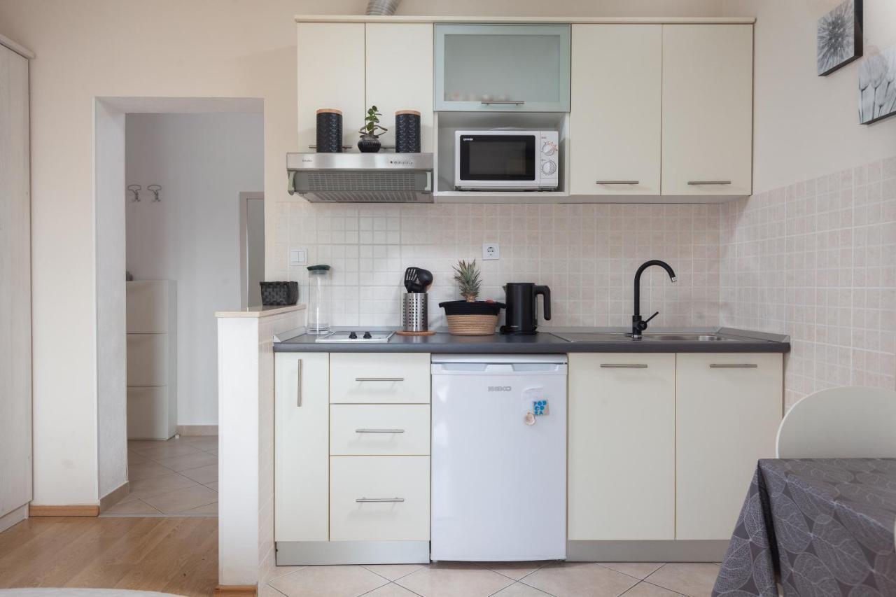 Sea View Ela Apartments Podgora Bagian luar foto