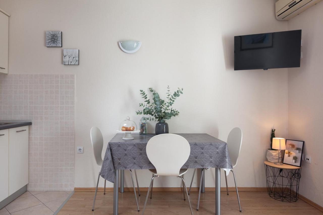 Sea View Ela Apartments Podgora Bagian luar foto